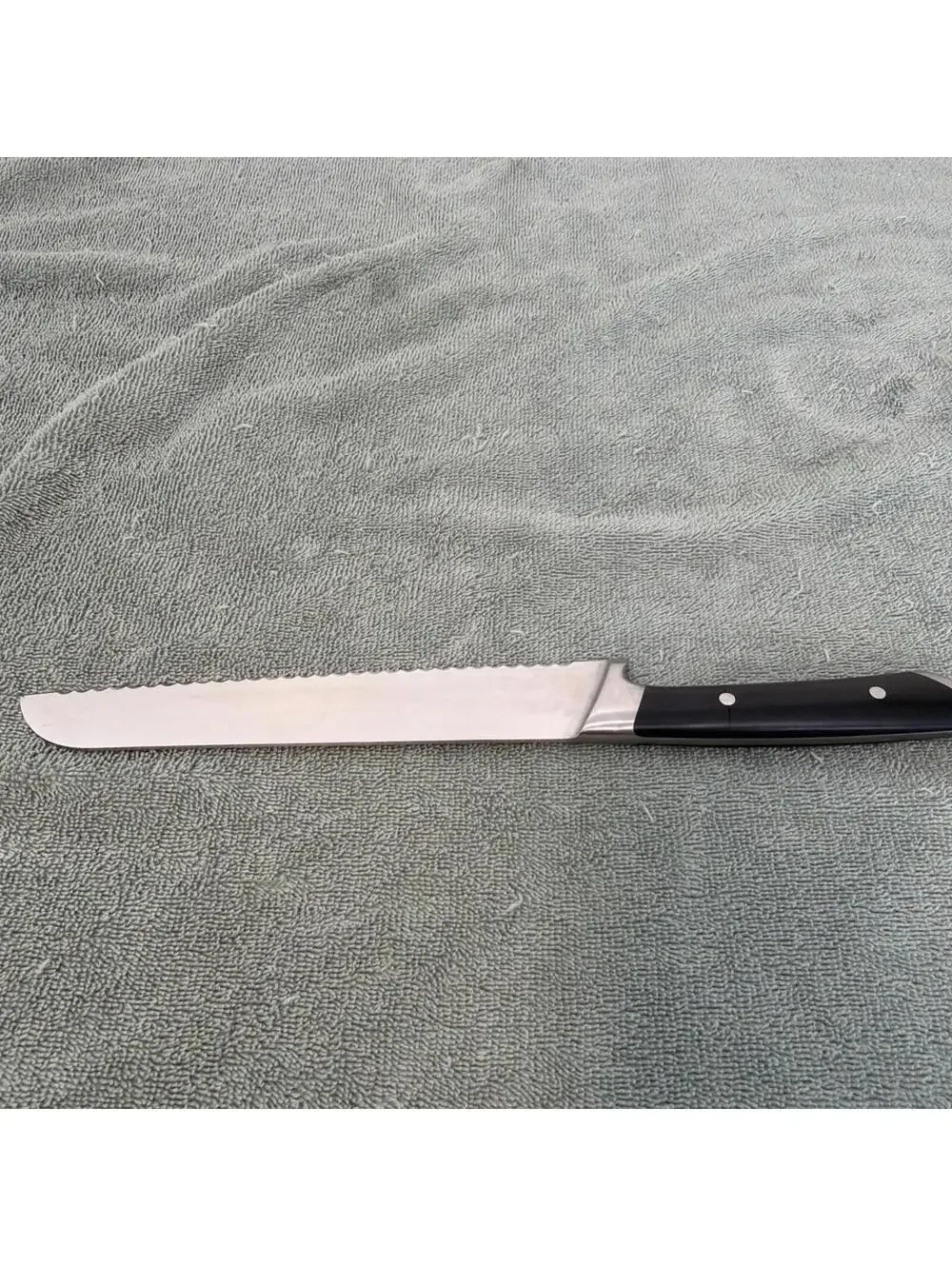 Cangshan Rainier Series 8” Serrated Bread Knife